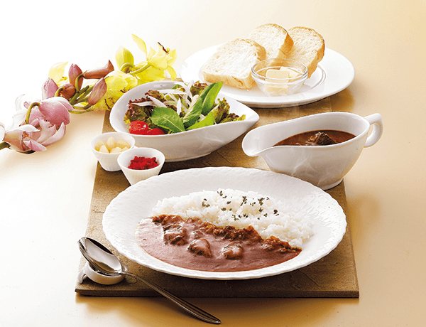 神戸ビーフのカレー200g×8食　(中辛口・レトルトパック)